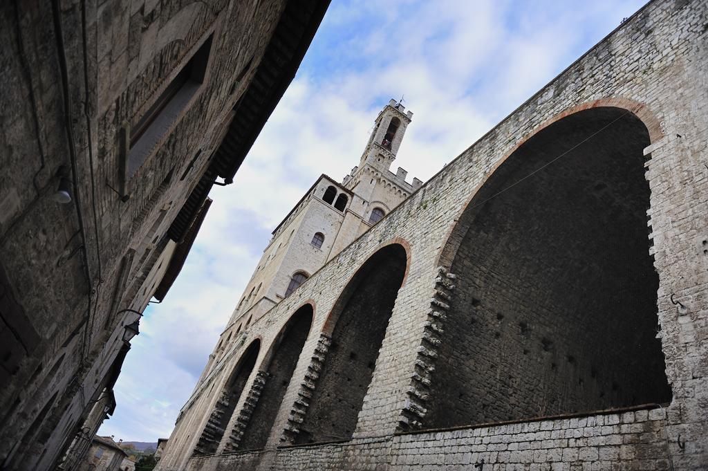 Appartamento La Signora Dei Fiori Gubbio Esterno foto